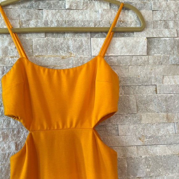 H:ours Haydon Dress in Canary Yellow size XS - Picture 6 of 8